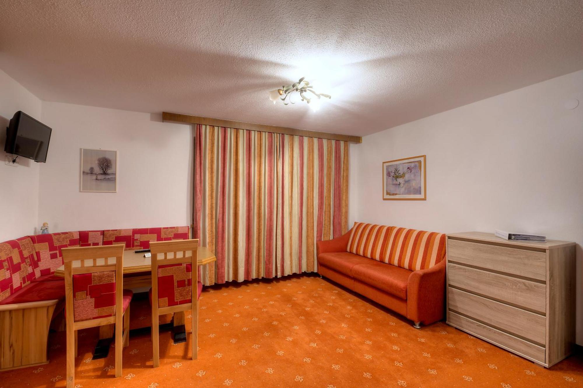 Ferienhaus Bergkristall Pettneu am Arlberg Habitación foto
